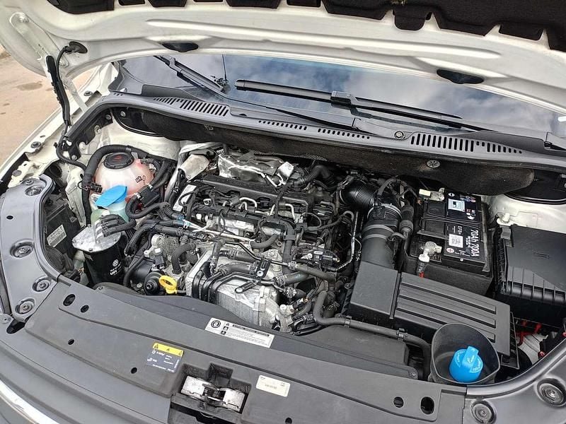 Begagnad VW Caddy 102 HK (75 kW) 2019 Vit Minibuss