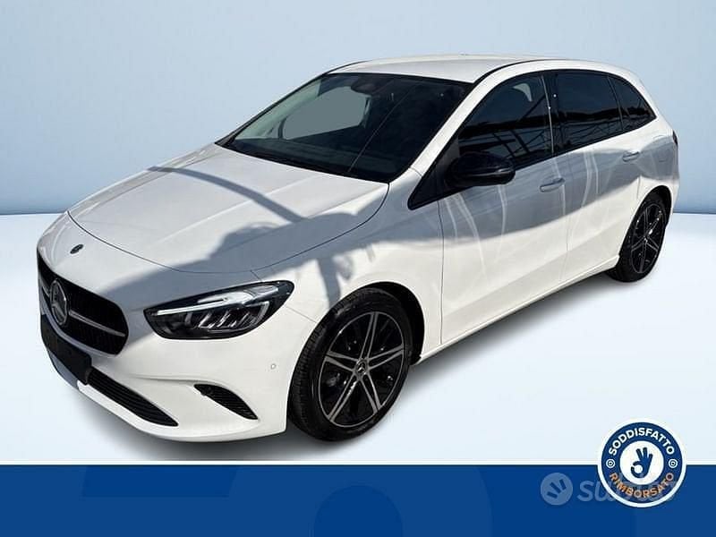 Argento metallizzato Usata 2024 Mercedes B200 Advanced Plus Monovolume | 32.650 € (Buon prezzo) - Immagine 1/3