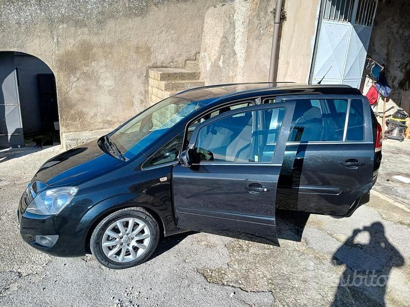 Usata Opel Zafira 150 CV (110 kW) 2014 Monovolume