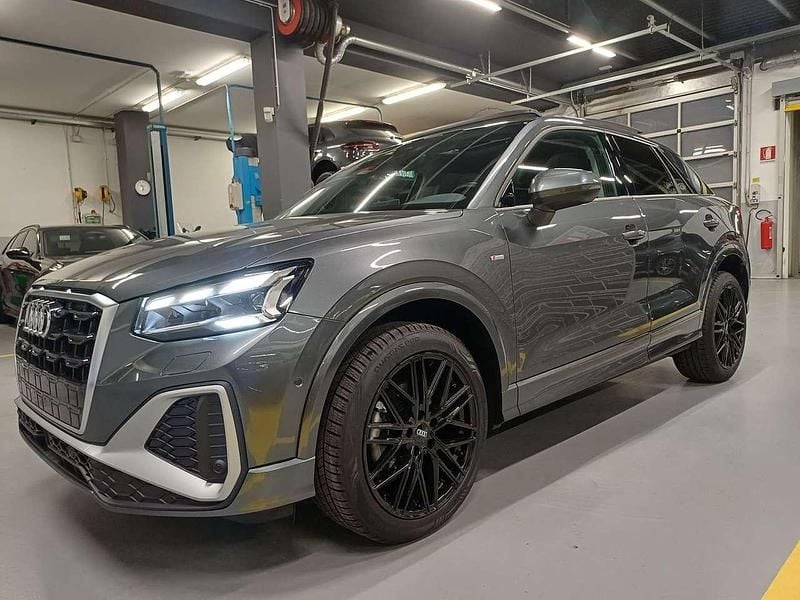 Usata Audi Q2 S-Line 150 CV (110 kW) 2023 Grigio daytona SUV