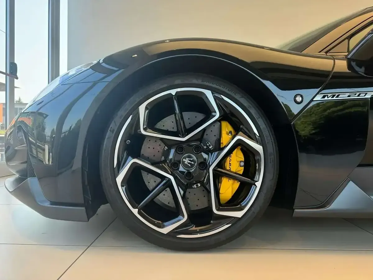 Usata Maserati MC20 630 CV (463 kW) 2022 Nero enigma Coupé