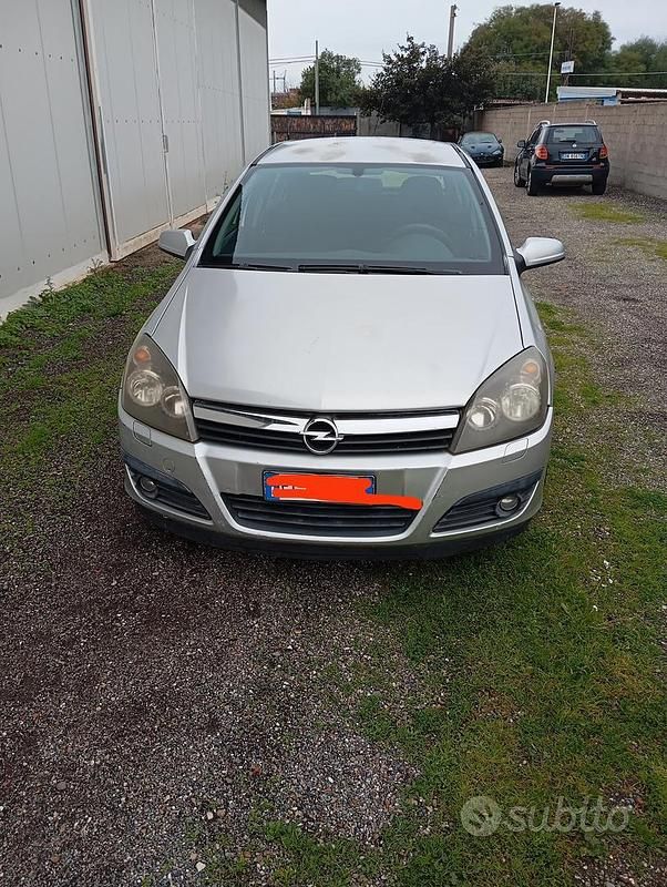Grigio Usata 2004 Opel Astra Due volumi | 1000 € (Buon prezzo) - Immagine 1/4