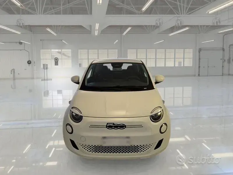 Usata Fiat 500e Passion 42 kW (58 CV) 2021 Bianco Berlina