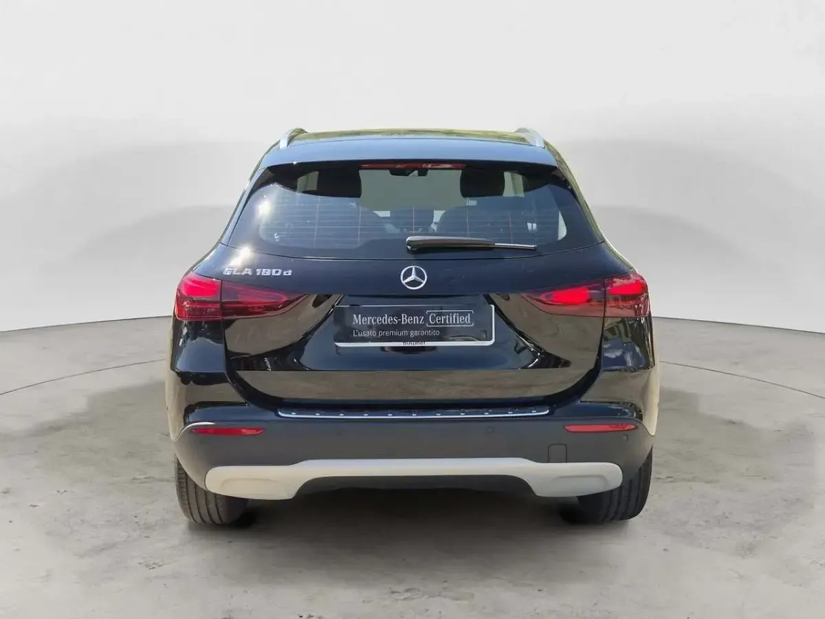 Usata Mercedes GLA180 Advanced 116 CV (85 kW) 2025 Nero SUV