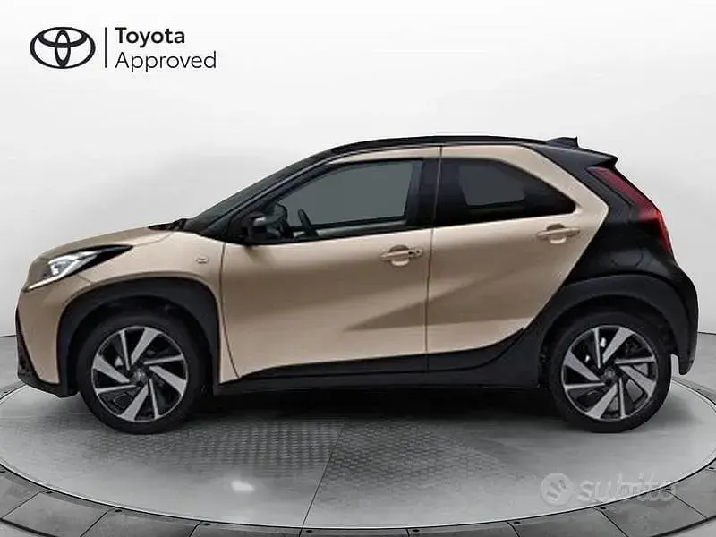 Usata Toyota Aygo X Lounge 72 CV (52 kW) 2023 Giallo SUV