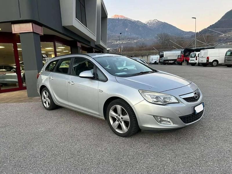 Usata Opel Astra Sport 110 CV (80 kW) 2012 Grigio Station wagon
