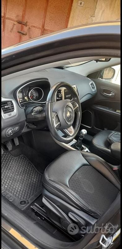 Usata Jeep Compass 120 CV (88 kW) 2018 Grigio SUV