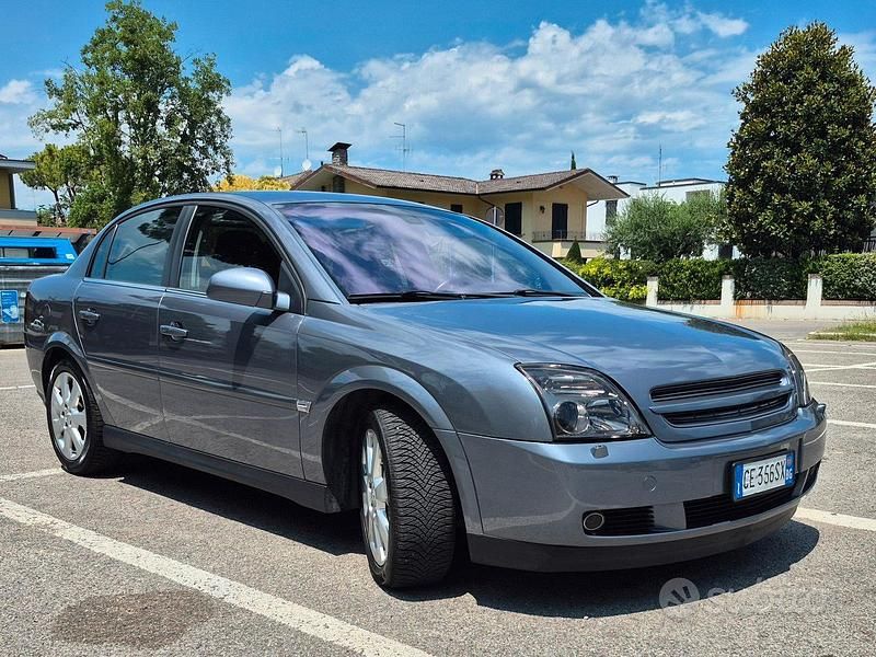 Usata Opel Vectra Elegance 125 CV (91 kW) 2003 Grigio Berlina