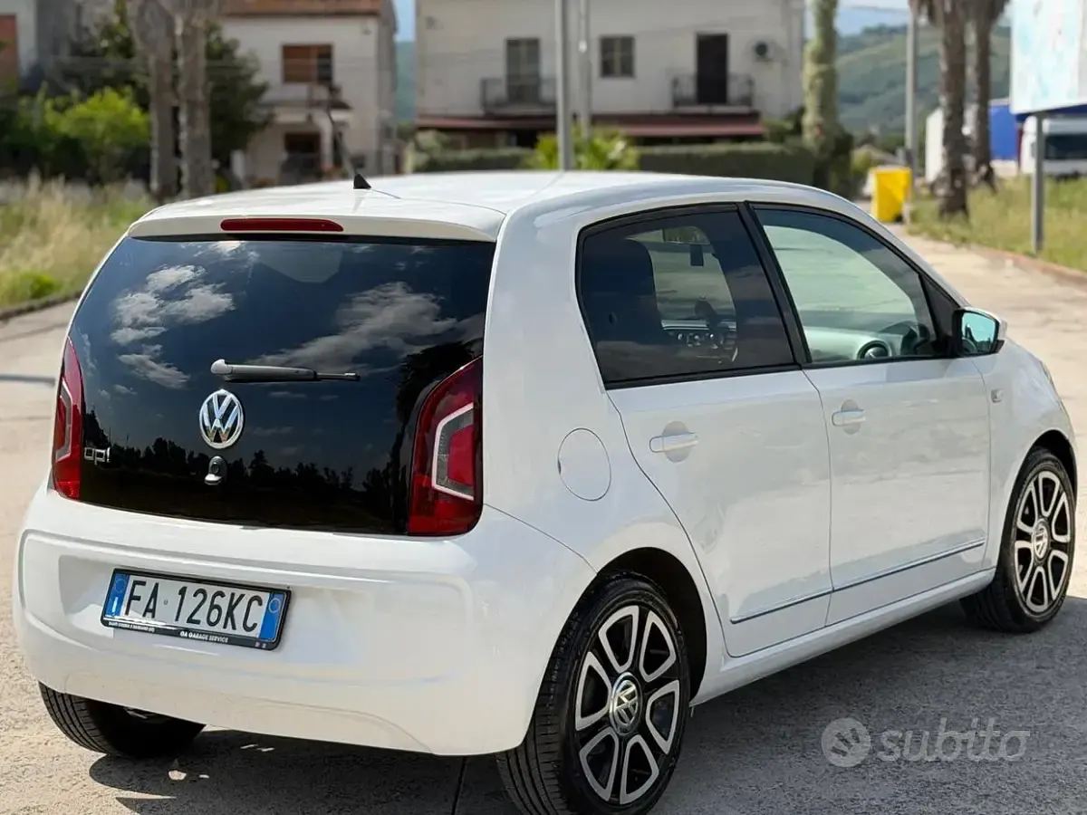 Usata VW up! 75 CV (55 kW) 2015 Bianco Utilitaria