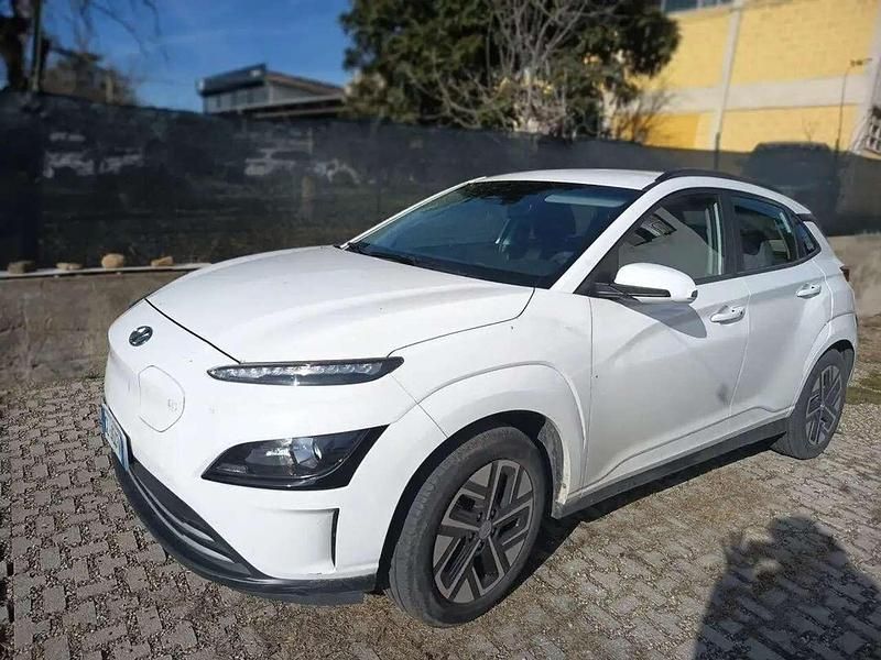 Usata Hyundai Kona 100 kW (136 CV) 2022 Bianco SUV