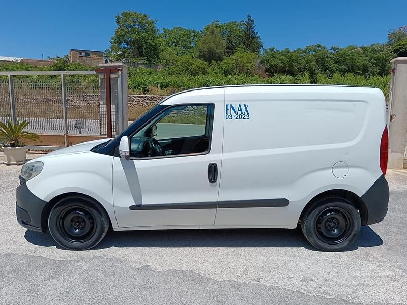 Usata Fiat Doblò 105 CV (77 kW) 2017 Bianco Monovolume