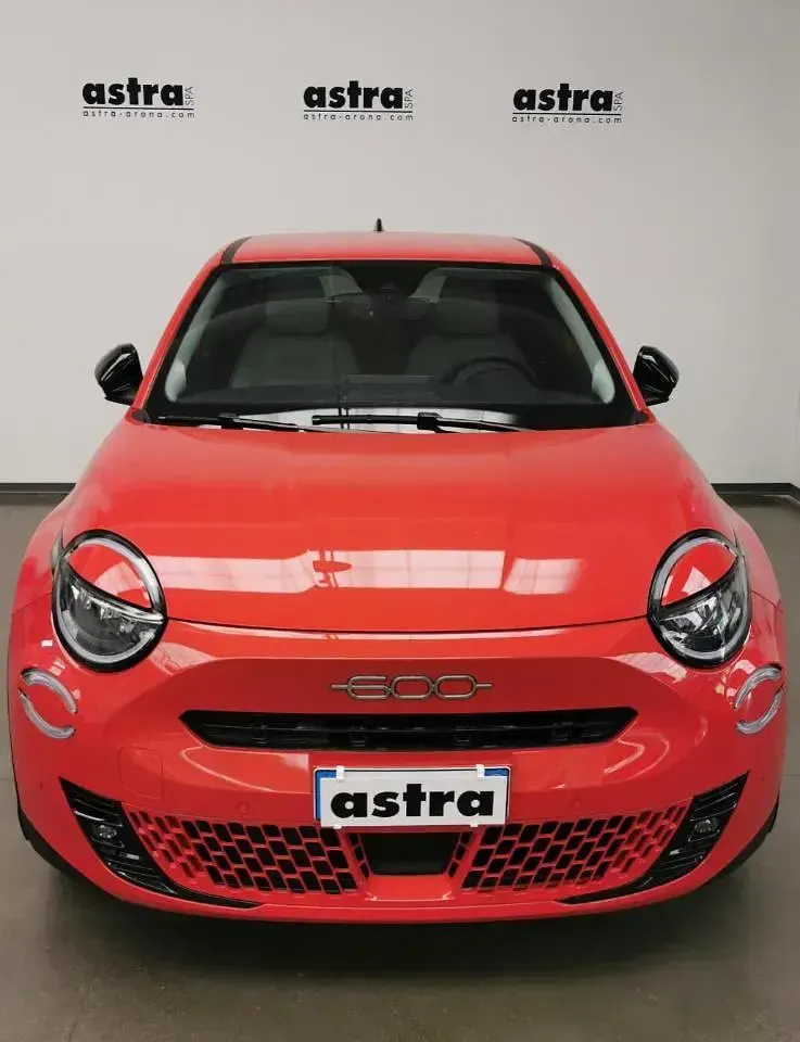 Usata Fiat 600 La Prima 61 kW (84 CV) 2024 Blu SUV