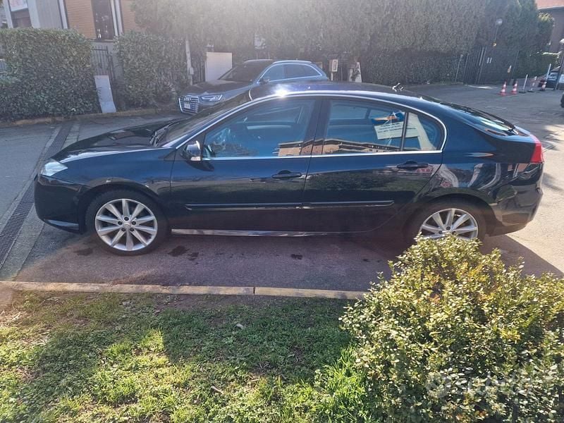 Usata Renault Laguna III 150 CV (110 kW) 2008 Blu Berlina