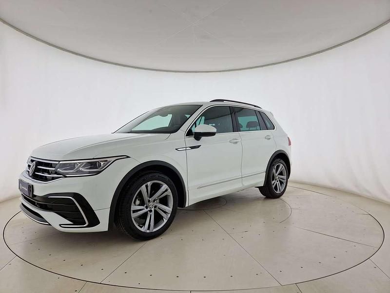 Usata VW Tiguan R-line 150 CV (110 kW) 2023 Bianco SUV