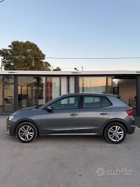 Usata Skoda Fabia Selection 80 CV (58 kW) 2024 Grigio Berlina