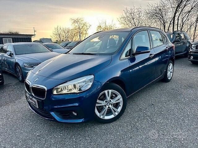 Usata BMW 218 Luxury Line 150 CV (110 kW) 2016 Blu Station wagon