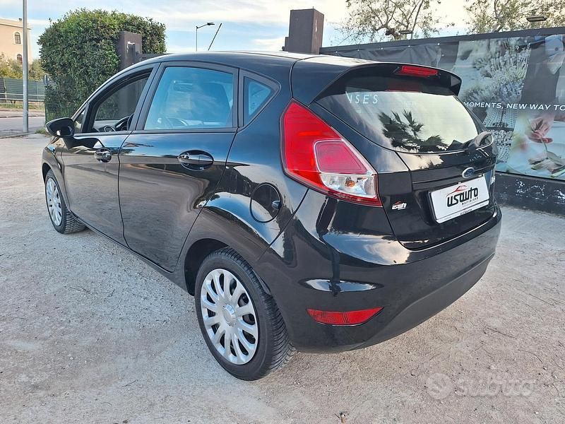 Usata Ford Fiesta 75 CV (55 kW) 2016 Nero Berlina