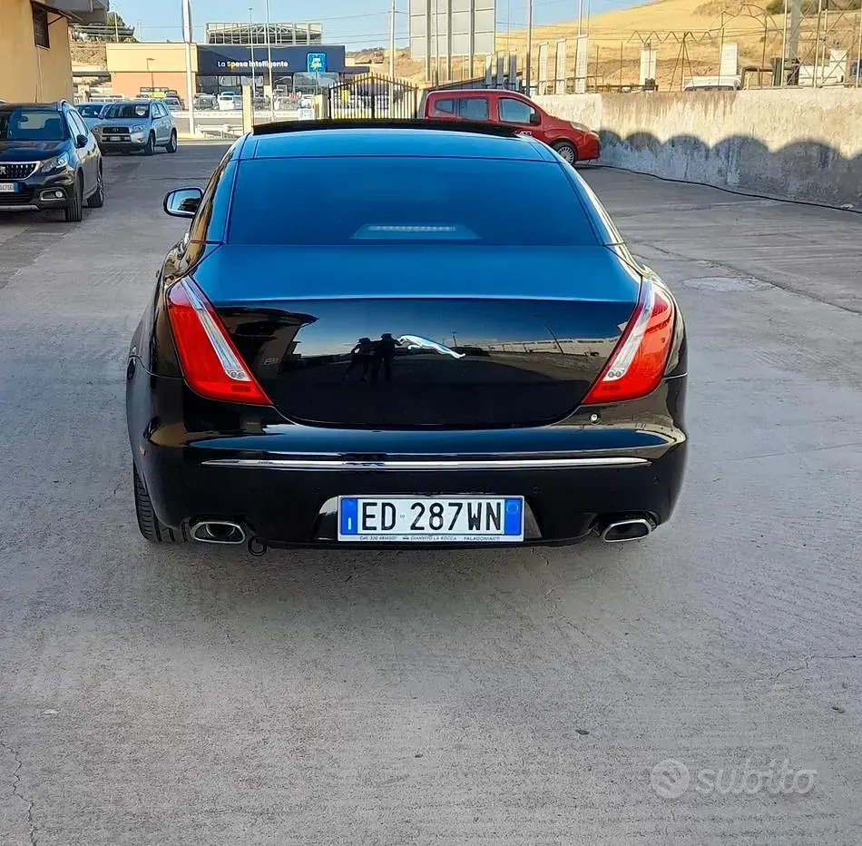 Usata Jaguar XJ 275 CV (202 kW) 2011 Nero Berlina