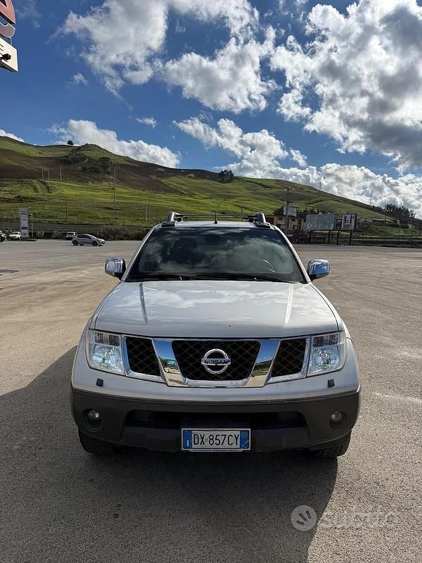 Usata Nissan Navara 171 CV (125 kW) 2009 Argento Pick-up