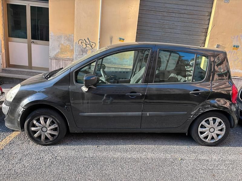 Nero Usata 2009 Renault Modus Monovolume | 2000 € (Super prezzo) - Immagine 1/4