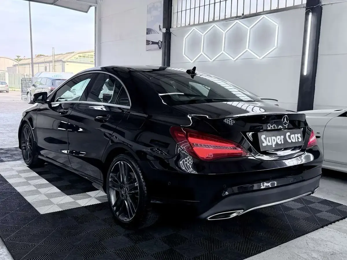 Usata Mercedes CLA180 120 CV (88 kW) 2018 Nero Berlina