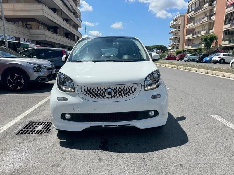 Bianco Usata 2018 Smart ForFour Brabus Due volumi | 16.900 € (Buon prezzo) - Immagine 1/4