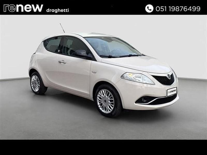Usata Lancia Ypsilon Gold 69 CV (50 kW) 2016 Beige Utilitaria
