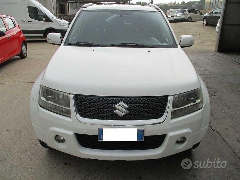 Usata Suzuki Grand Vitara 129 CV (94 kW) 2012 Bianco SUV
