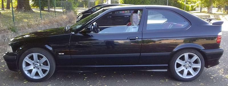 Usata BMW 323 170 CV (125 kW) 1997 Nero Berlina