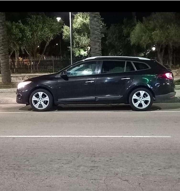 Usata 2010 Renault Mégane GrandTour Dynamique Station wagon | 1800 € (Ottimo prezzo) - Immagine 1/4