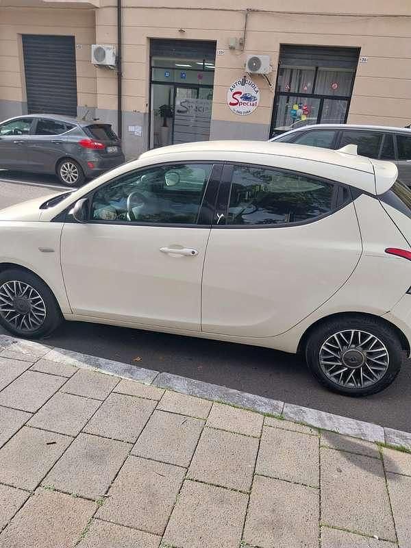 Usata Lancia Ypsilon S 95 CV (69 kW) 2014 Utilitaria