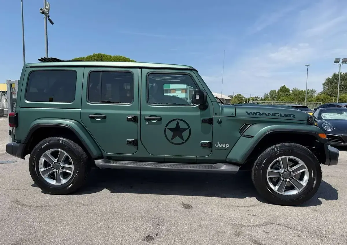 Usata Jeep Wrangler Unlimited Sahara 200 CV (147 kW) 2019 Verde opaco pellicolata SUV