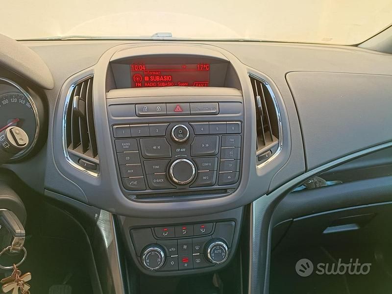 Usata Opel Zafira Tourer 130 CV (95 kW) 2012 Grigio Monovolume