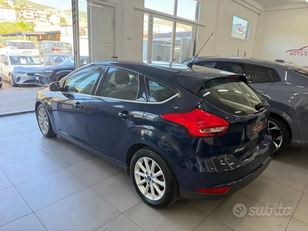 Usata Ford Focus Titanium 120 CV (88 kW) 2016 Grigio Berlina