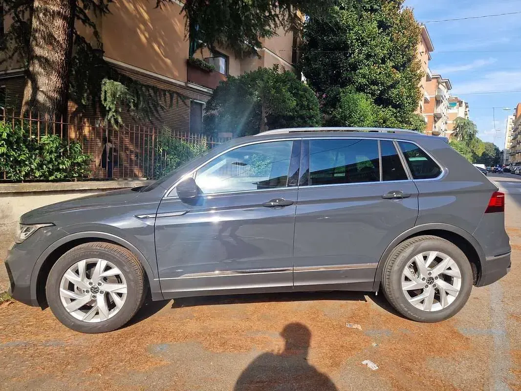 Usata VW Tiguan Elegance 150 CV (110 kW) 2021 Grigio SUV