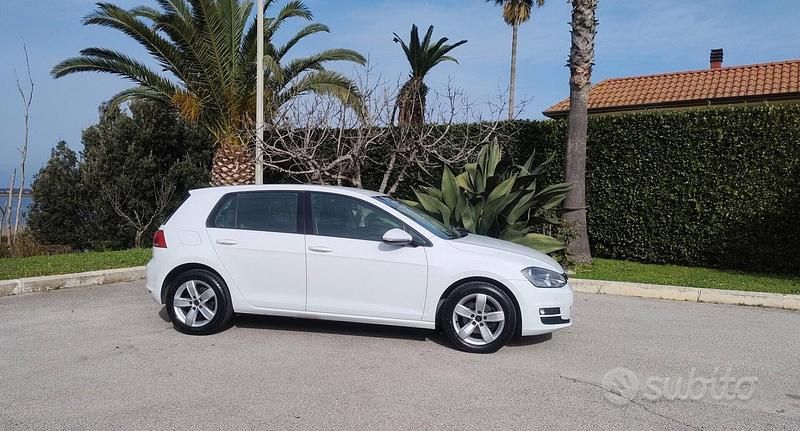 Usata VW Golf VII Trendline 90 CV (66 kW) 2015 Bianco Berlina