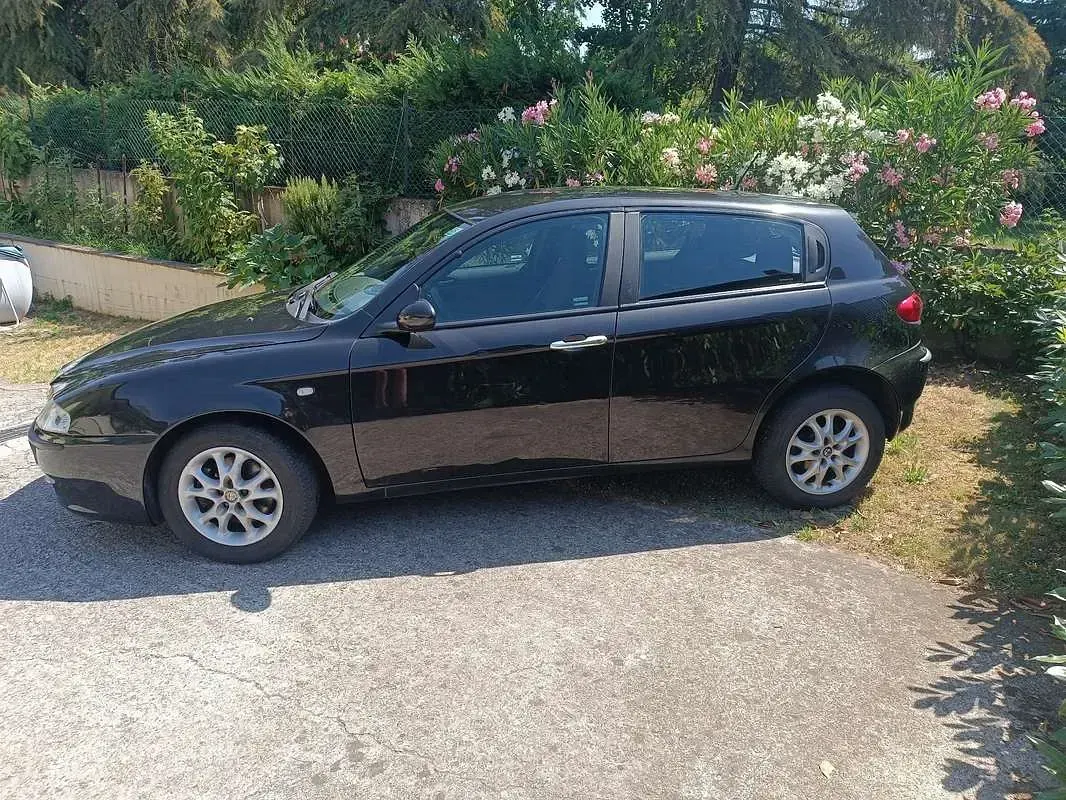 Usata Alfa Romeo 147 Progression 116 CV (85 kW) 2004 Utilitaria