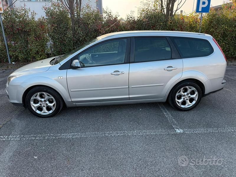 Usata Ford Focus 2009 Grigio Station wagon
