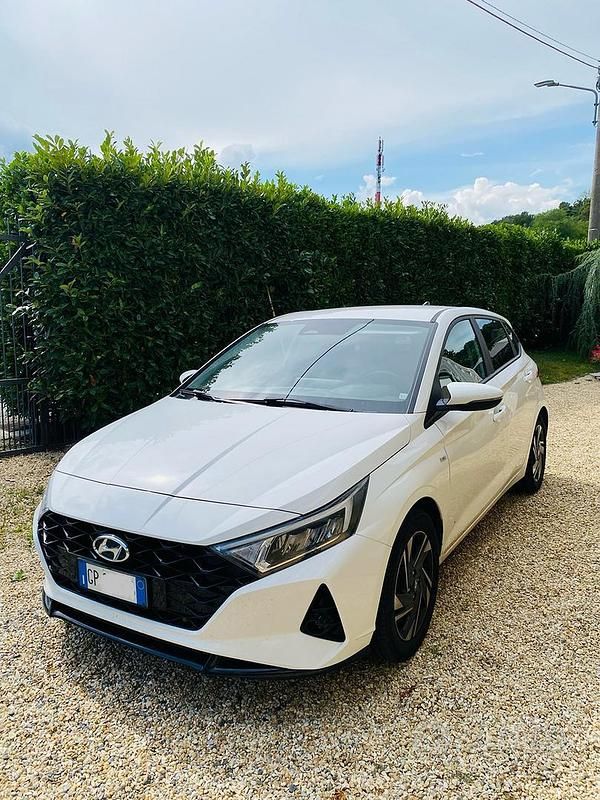 Usata Hyundai i20 101 CV (74 kW) 2023 Bianco Utilitaria