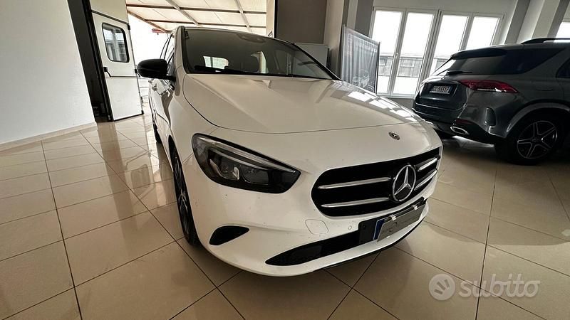 Usata Mercedes B180 Premium 115 CV (84 kW) 2019 Bianco Monovolume