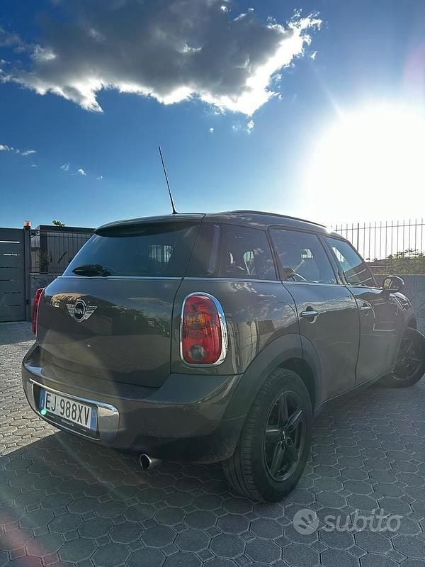 Usata Mini Cooper D Countryman 90 CV (66 kW) 2012 Marrone SUV