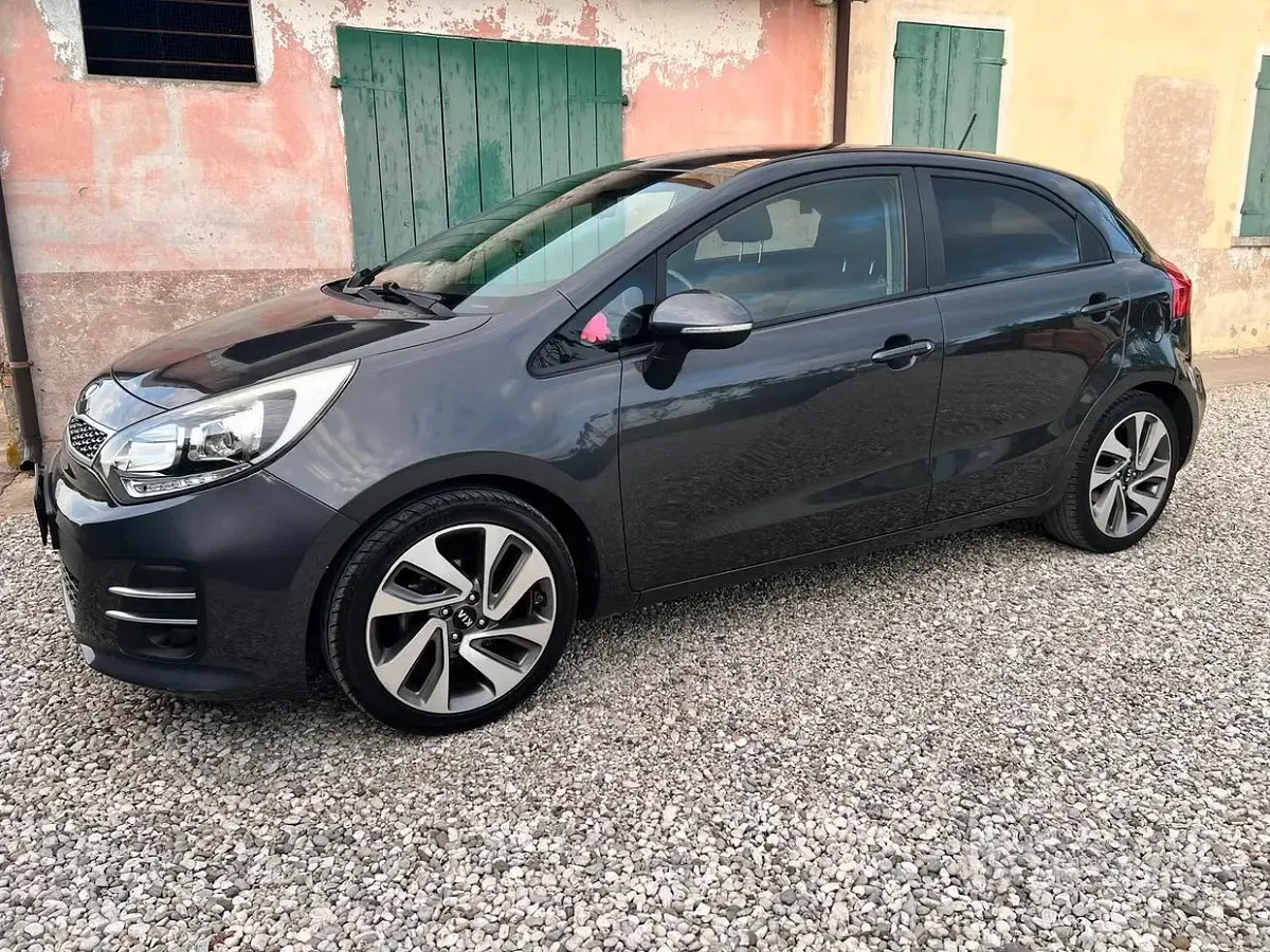 Usata Kia Rio 75 CV (55 kW) 2016 Utilitaria