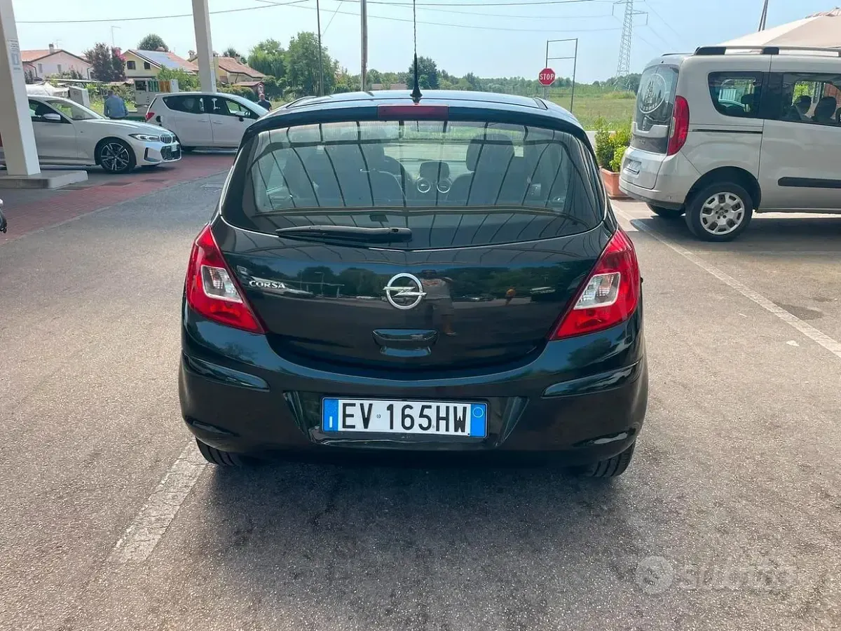 Usata Opel Corsa Edition 85 CV (62 kW) 2014 Nero Utilitaria