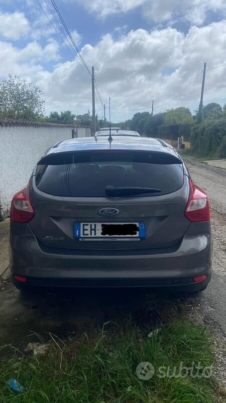 Usata Ford Focus Titanium 116 CV (85 kW) 2011 Grigio Berlina