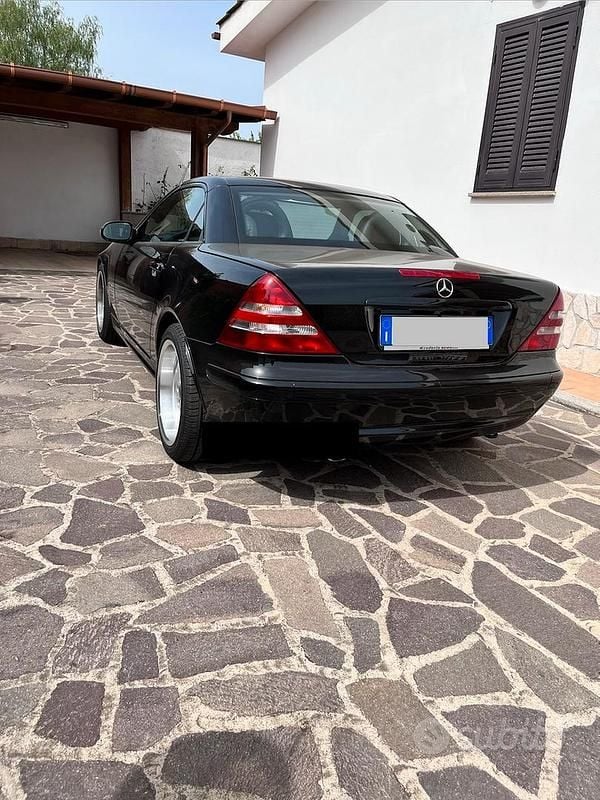 Usata Mercedes SLK200 192 CV (141 kW) 2003 Nero Cabrio