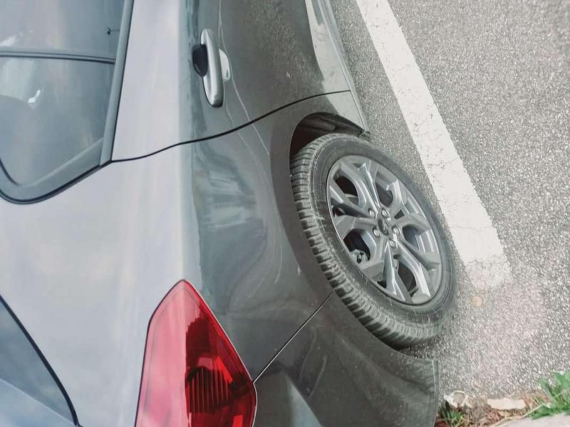 Usata Ford Focus ST-Line 125 CV (91 kW) 2022 Grigio Berlina