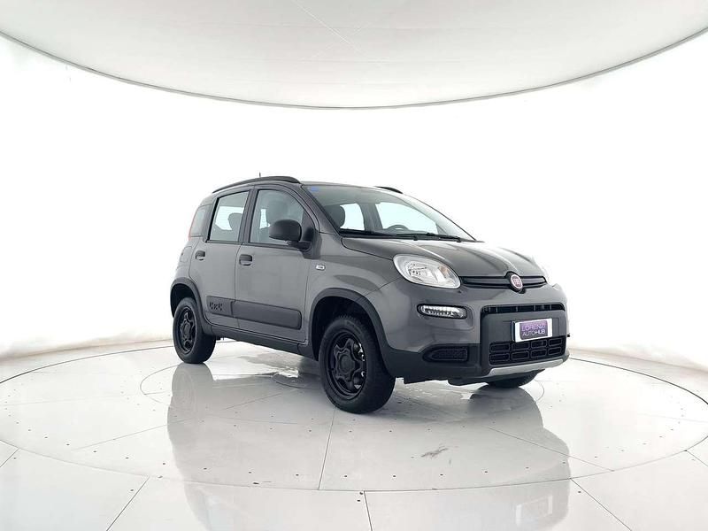 Usata Fiat Panda 4x4 Connect 86 CV (63 kW) 2022 Grigio metallizzato Utilitaria