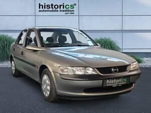 Usata Opel Vectra 75 CV (55 kW) 1996 Oro Berlina