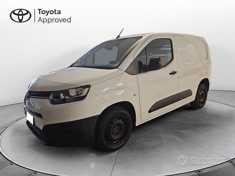 Bianco Usata 2022 Toyota Proace City City Monovolume | 15.500 € (Cara) - Immagine 1/3