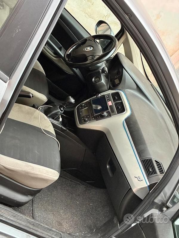 Usata Fiat Punto 2004 Grigio Utilitaria